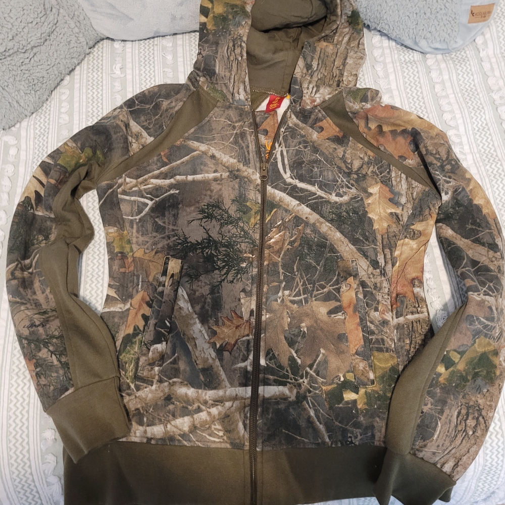 SHE Outdoor Camouflage Gear From Cabelas, Zip Up Hoodie & Leggings